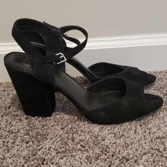 Gianni Bini Block Heels - Picture 2 of 6